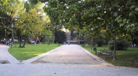 Sbarrieramento del collegamento pedonale di Via Giardini con Piazza Venezia